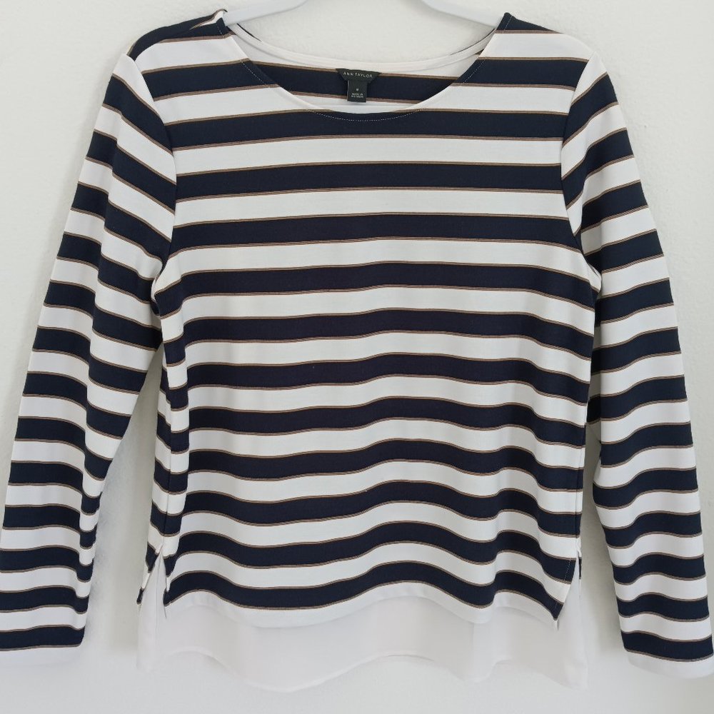 Ann Taylor long sleeve pull over top, Size M